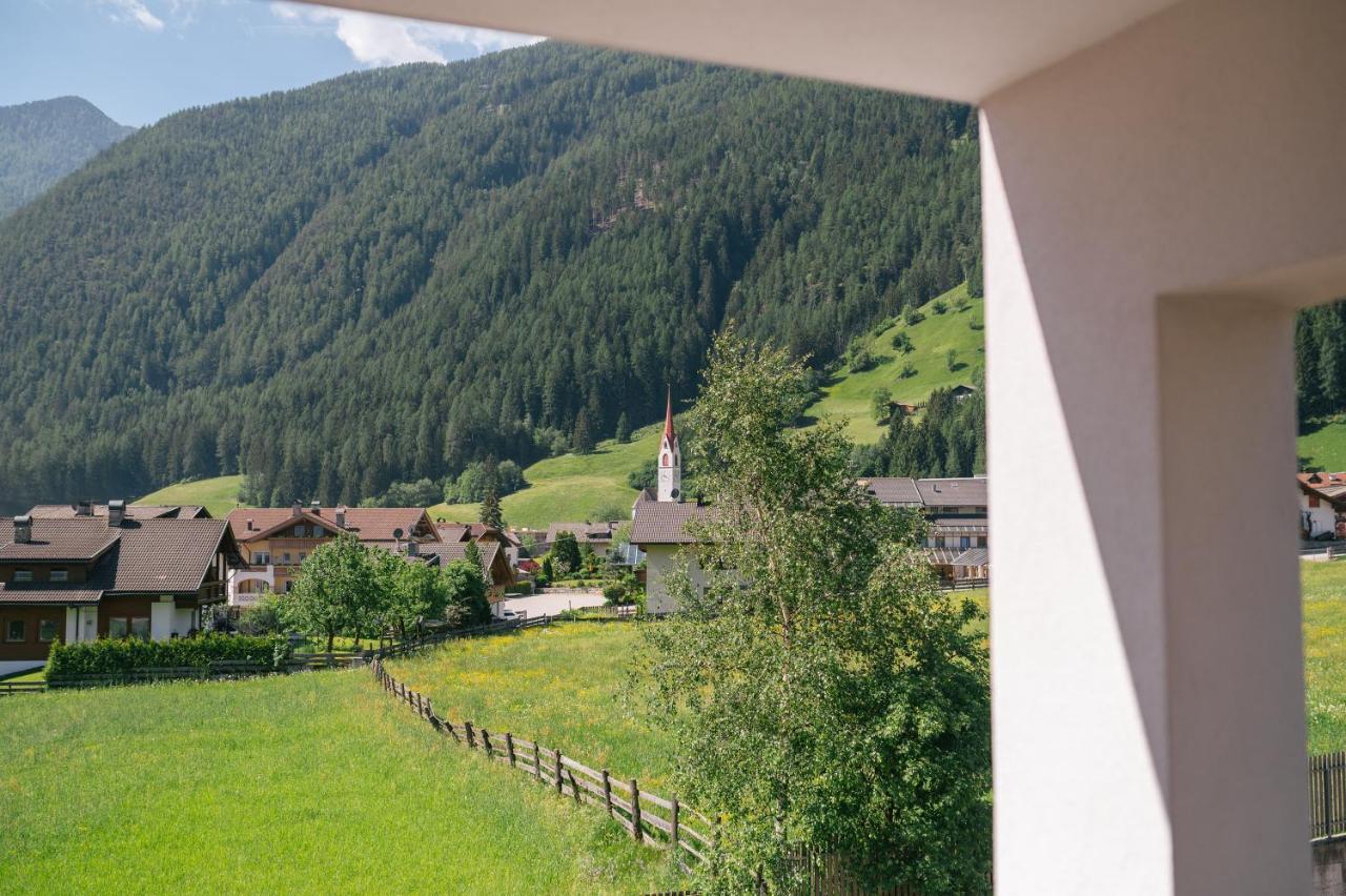 Hotel Fronza - Your Hike & Mountain Home Lutago Kültér fotó